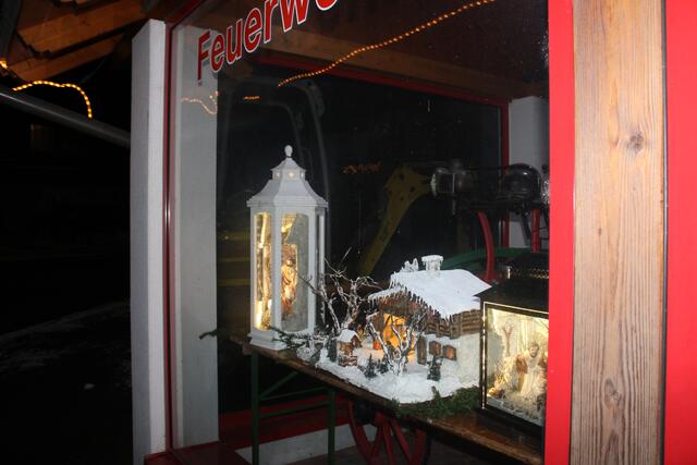 Auch dieses Jahr stellt Werner Plank wieder seine von Hand selbstgemachten Krippen aus. | Foto: Anika Paul