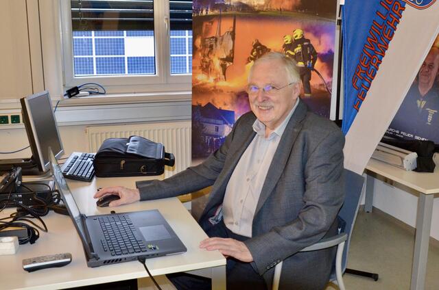 Obmann vom Amateurfunk Club Neunkirchen Rudolf Pfeffer