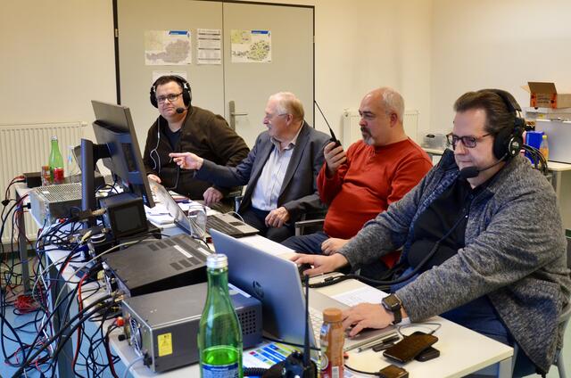 Funkamateure vom Amateurfunk Club Neunkirchen: Nik Szekely, Obmann Rudolf Pfeffer, Oliver Fritz, Bernhard Peinsipp (v.l)