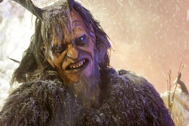 Bitte freundlich: Für ein schönes Foto wurde gerne in die Kamera gelächelt, oder so. | Foto: Schretter