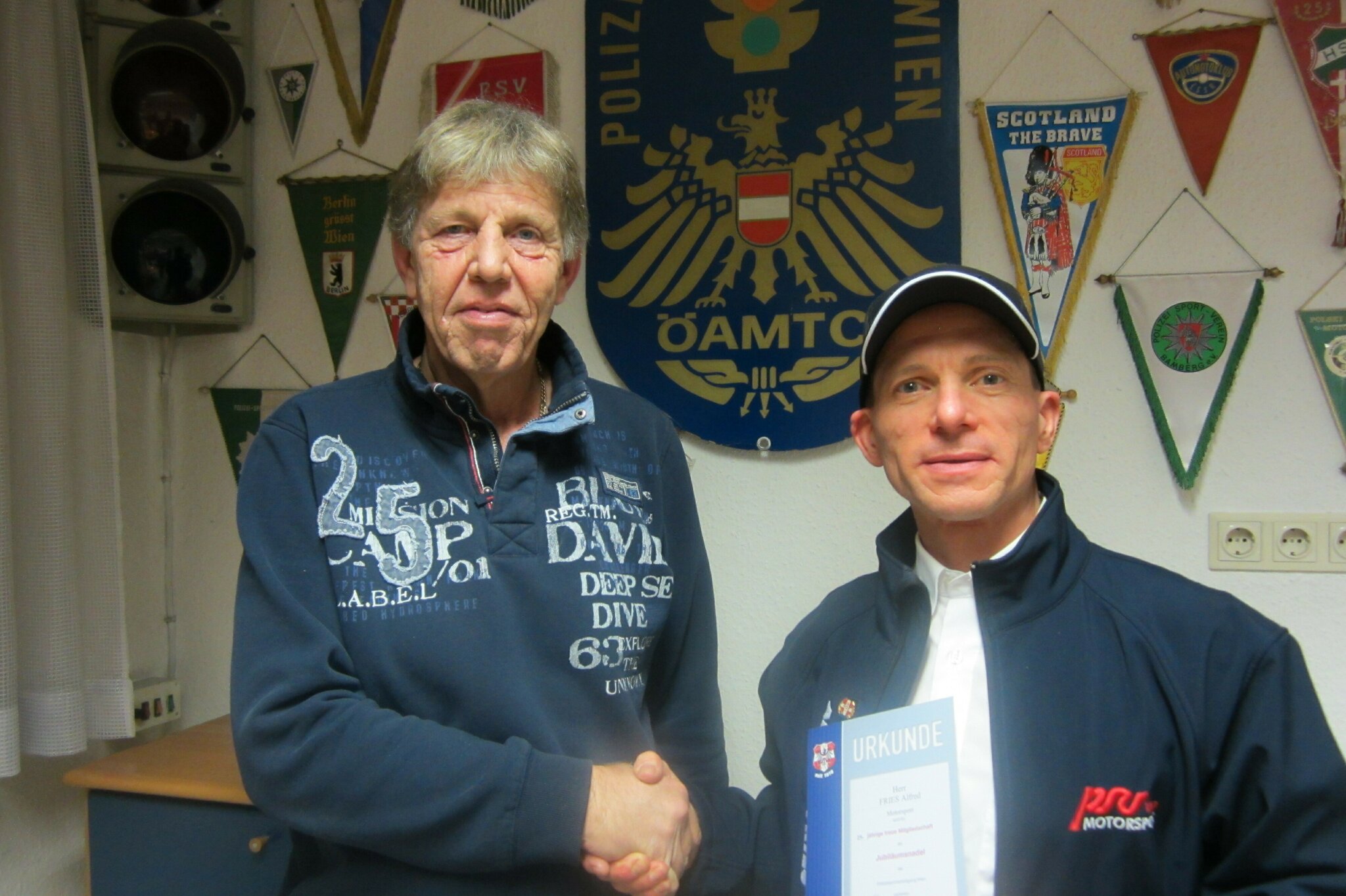 Wien/Imbach Alfred Fries vom Polizeisportverein geehrt Krems