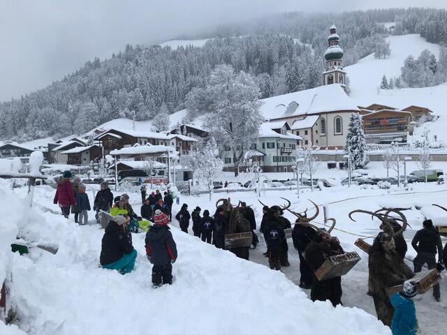 Großer Einzug im Drachental.  | Foto: Martin Silberberger