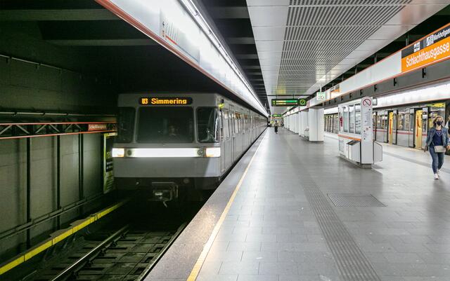 Unter anderem die Linie U3 kann am Montagmorgen wegen eines schadhaften Fahrzeugs nur unregelmäßig fahren. | Foto: Manfred Helmer/ Wiener Linien (Symbolbild)