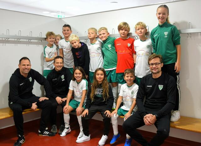 SK Ebbs Nachwuchs - gut betreut und vorbereitet für das FCK Turnier in der Kufstein Arena. | Foto: Schwaighofer