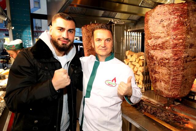 Boxer Ibo Aslan und Ferhat Yildirim. | Foto: Conny De Beauclair