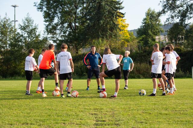Gerald Kriebernegg arbeitet als Trainer in der U16 und U14 täglich mit den Jugendlichen. | Foto: Zwetti