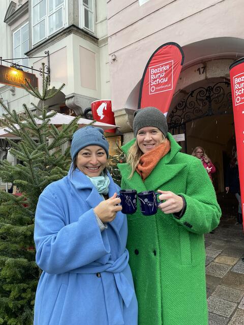 Volkshilfe OÖ-Geschäftsführerin Jasmine Chansri und Marie-Louise Schnurpfeil, Geschäftsführerin LinzTourismus waren ebenfalls zu Gast. | Foto: Tobias Schartner Photography