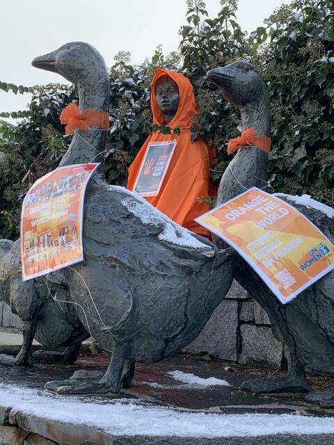 Die geschmückte Gänseliesl am Dorfplatz. | Foto: privat