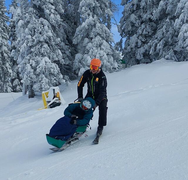 Am Gipfel angekommen, konnte es Elsa trotz der eisigen Kälte kaum erwarten, die Hänge hinunter zu fahren.  | Foto: Freizeit-PSO