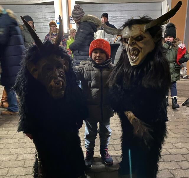 Nikolobesuch: Nikolo mit Gefolge am Neubruch - Völkermarkt