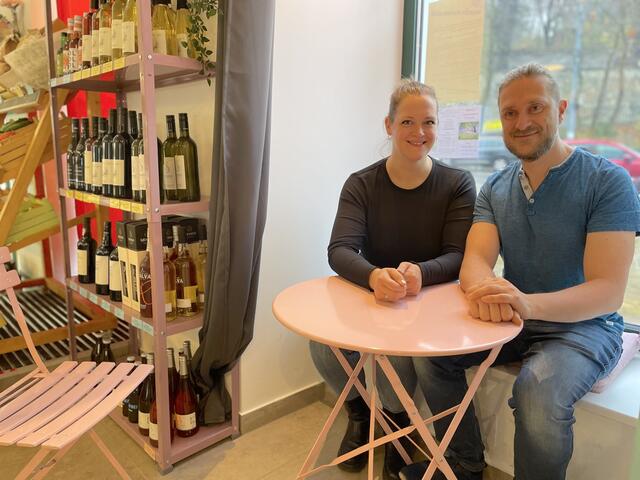 Elli Dietmaier und Michael Kerzendorfer wollen das Kaffee-Sortiment ausbauen. | Foto: Michael J. Payer