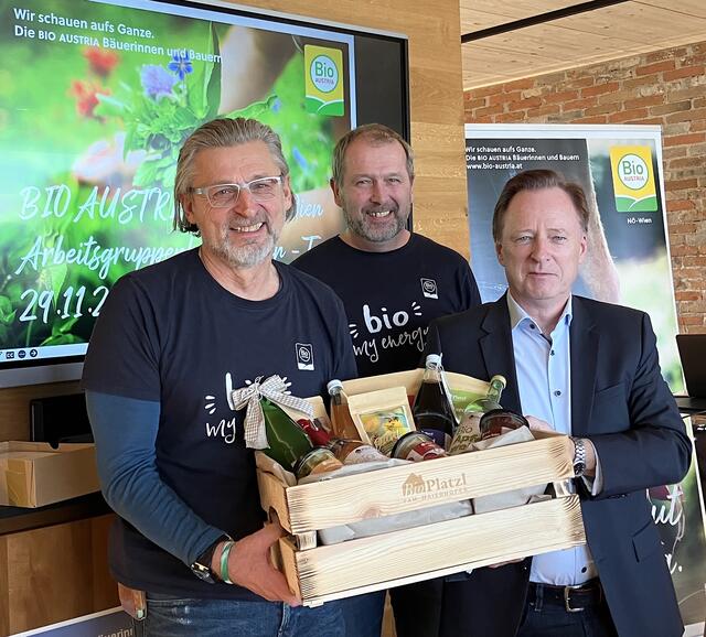 ÖkR Otto Gasselich (Obmann BIO AUSTRIA NÖ und Wien), Rudi Maierhofer (Bioplatzl), Prof. Dr. Kurt-Jürgen Hülsbergen (Technische Universität München) | Foto: BIO AUSTRIA NÖ und Wien / Alexandra Jank