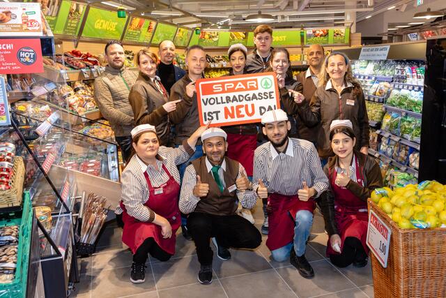 Das Spar-Team in der neuen Filiale Vollbadgasse. | Foto: SPAR/Brunnbauer