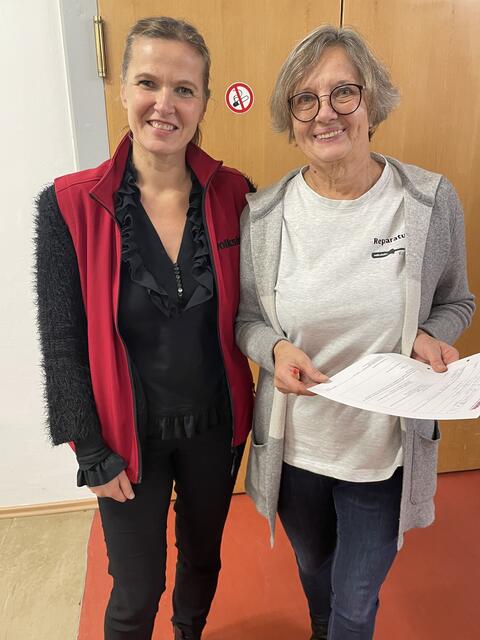 Barbara Gurtner (l.) ist überregional für Reparaturcafés zuständig; Christine Kraushofer (r.) Projektleiterin in Krems: "Ich schau, dass alles läuft." | Foto: sg