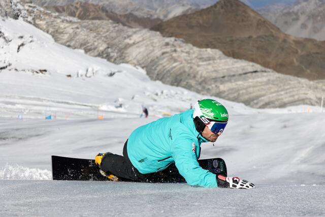 Seit rund zwei Monaten trainiert Alex Payer wieder mit der ÖSV Snowboardmannschaft und ist guter Dinge für den Saisonauftakt. Klares Ziel des St. Urbaners ist bis Saisonende wieder um das Podest mitzufahren. | Foto: privat