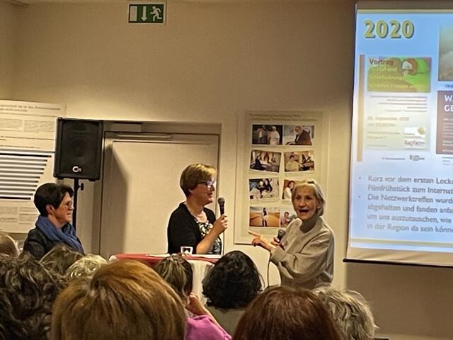 Helga Hammerschmied-Rathgeb (links), ehemalige Bürgermeisterin von Leogang und Songa Ottenbacher (rechts), Bürgermeisterin von Stuhlfelden sind im Frauennetzwerk sehr vernetzt. | Foto: Sarah Braun