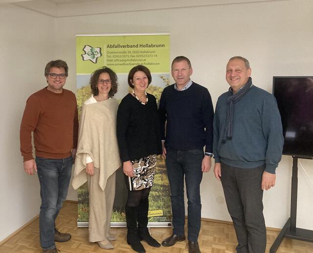 Bgm. Christoph Hohl, GFin Angelika Büchler, Bgm.in. Auguste Lehner, Bgm. Stefan Lang, Obmann Bgm. Andreas Sedlmayer | Foto: Abfallverband Hollabrunn