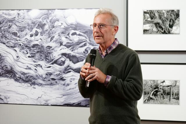 Stuart Franklin stellt seine Fotografien aktuell in der Wiener Leica Galerie aus.  | Foto: Maximilian Spitzauer