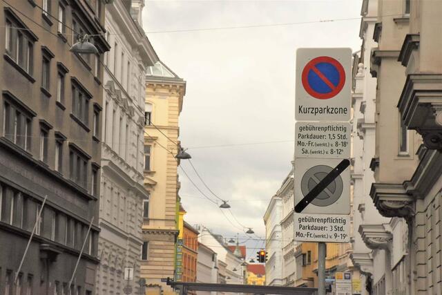 Am Freitag den 8. Dezember, zu Mariä Empfängnis haben Geschäfte zwar geöffnet, die Kurzparkzonen sind allerdings an gesetzlichen Feiertagen außer Kraft.  | Foto: Baubinder/BV18