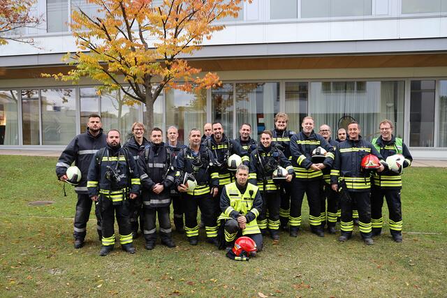 Das Team der Betriebsfeuerwehr des Universitätsklinikums Tulln führte eine Übung im Ausbildungszentrum durch.  | Foto: UK Tulln