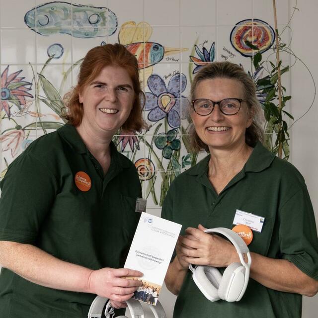 Die Tagesbetreuerinnen Elisabeth Kroupa und Christine Wolf sorgen im Team für gute Betreuung der Bewohnerinnen und Bewohner des Pflege- und Betreuungszentrums Mödling | Foto: Ulrike Strelec