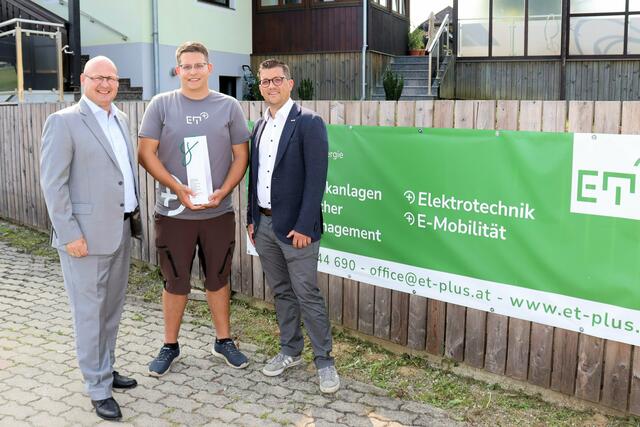 Patrick Giermaier, hier mit Peter Sükar und Lukas Kalcher, übersiedelte nach Krottendorf-Gaisfeld. | Foto: Cescutti