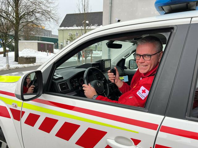 Josef Hamedinger ist der leitende Notfallsanitäter des Roten Kreuzes Schärding und von Anfang an im Notarztteam dabei. | Foto: OÖG