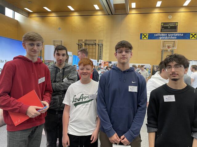 Die HTLer Michael Spisak, Attila Kiss, Jonas Berghammer, Dominik Erler, Batuhan Demiryürek.