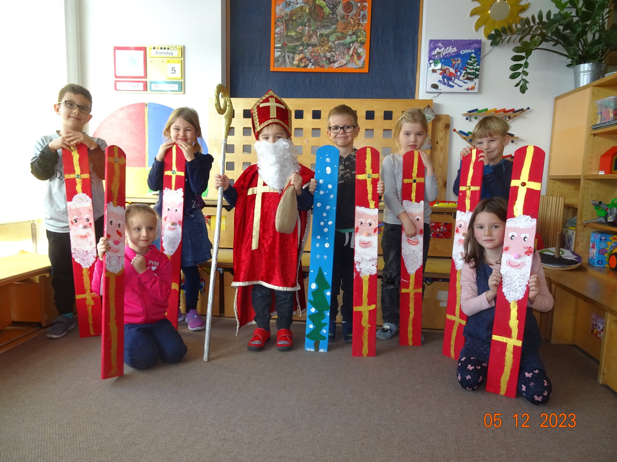 Foto zu Basteleien im Advent: Weihnachtswerkstatt im Kindergarten Waiern 