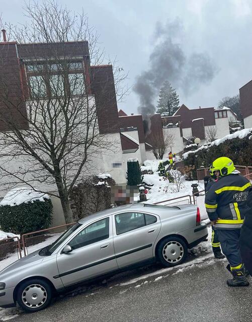 Wohnungsbrand mit Menschenrettung in Gablitz (PL). | Foto: DOKU-NÖ
