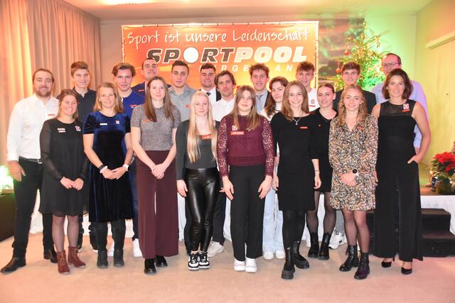Zahlreiche Sportlerinnen und Sportler vom Sportpool Burgenland waren bei der Weihnachtsfeier mit dabei. | Foto: Michael Strini