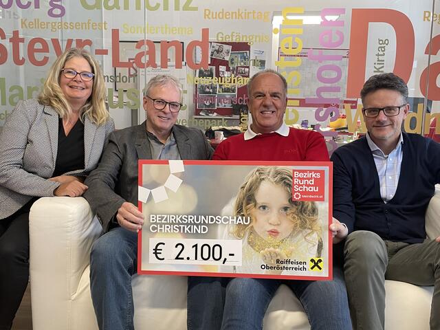 Camilla Armbrüster, Reisebüro, Siegfried Bramberger, Firma SNP, Turnierdirektor Rudolf Blasi und Walter Neumann, Firma Valuita (v.li). | Foto: BRS