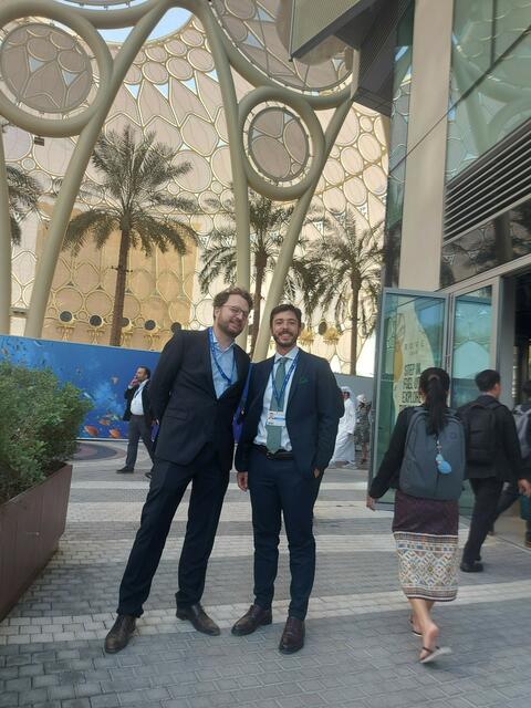 Zwei Oberwarter bei der COP28 in Dubai: Aaron Sterniczky und Swan Senesi | Foto: Aaron Sterniczky