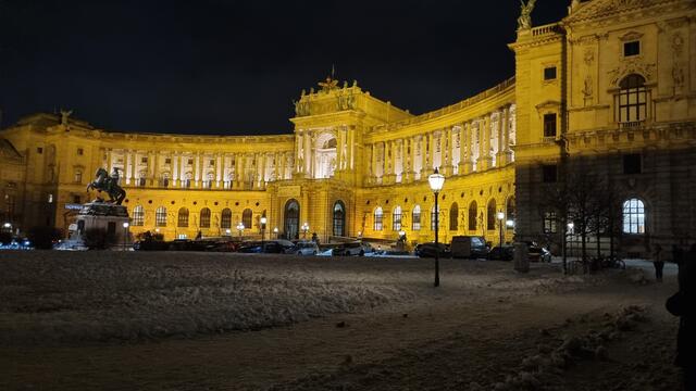 03.12.2023 Schnee auch vor der Hofburg