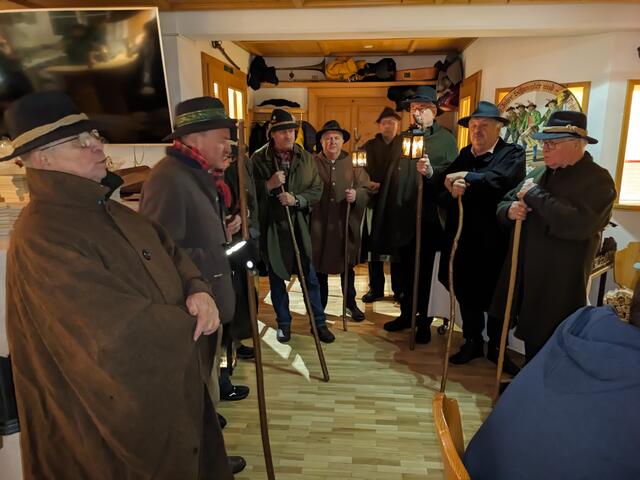 Die Anklöpfler aus Rietz sorgten für Weihanchtsstimmung im Telfer Schützenheim | Foto: Schützenkompanie Telfs