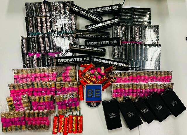 Knapp 300 pyrotechnische Gegenstände konnte die Polizei Wien bei einer Schwerpunktaktion in Floridsdorf sicherstellen. | Foto: LPD