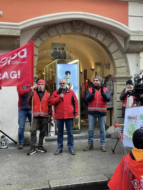 Unter den Teilnehmerinnen und Teilnehmern war auch Norbert Schunko (Mi.) von der Gewerkschaft der Privatangestellten Steiermark. | Foto: GPA Steiermark