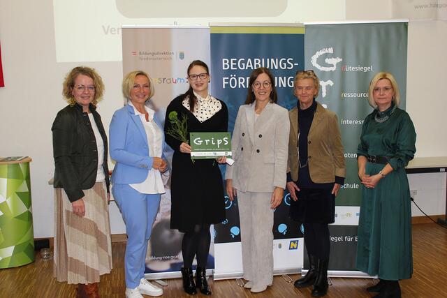 Die Mittelschule des Sacré Coeur bekommt die "GRIPS"-Auszeichnung.  | Foto: Bildungsdirektion NÖ