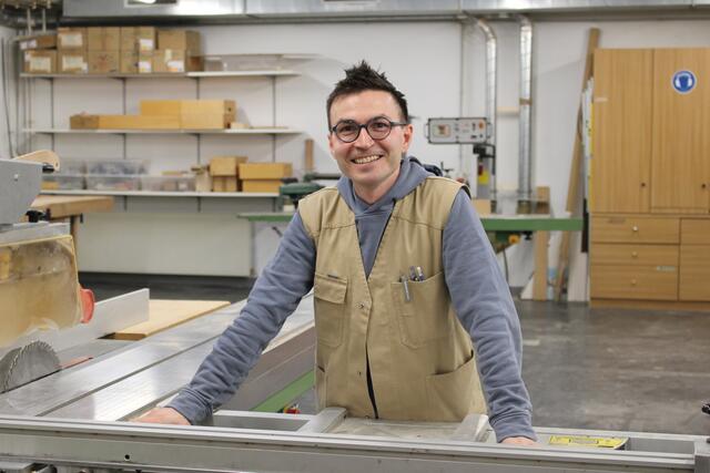Der Josefstädter Andre Krenn in seiner Werkstatt in Meidling.  | Foto: Martin Jelicic