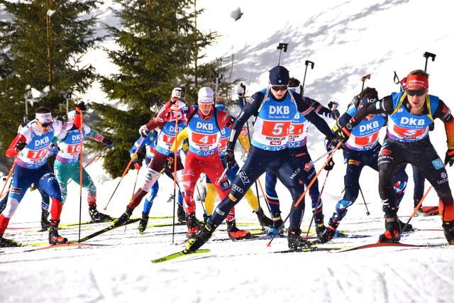 Action auf der Loipe bei der Herren-Staffel am Sonntag. | Foto: Ski Austria/Weigl
