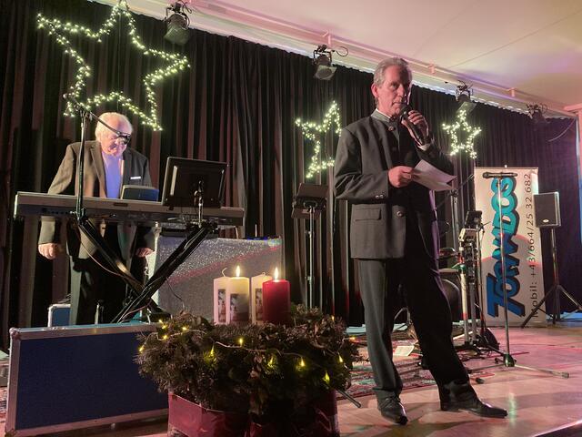 Günther Joham wies in seiner Begrüßungsansprache auf die Verwendung der Spendengelder für bedürftige Menschen in unserer Gemeinde hin – das Geld kommt zu 100% an. 