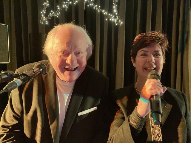 In bester Stimmung Stefan Kurzmann mit der "österreichischen Jodlerprinzessin" Petra Böck