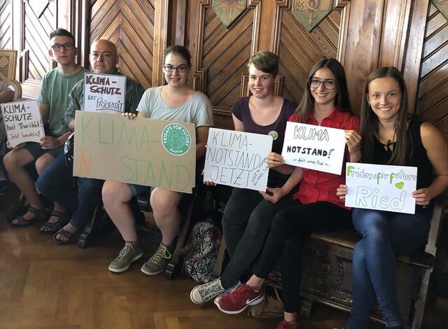 Einstimmig hat Ried im Juli 2019 den Klimanotstand beschlossen – auf die Initiative von engagierten Schüler:innen des Borg Ried hin. | Foto: BRS/ Wiesbauer