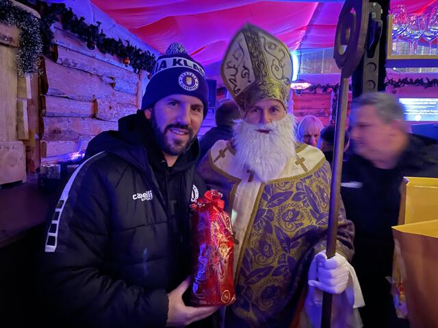 Team-Manager Sandro Zakany mit Gert Höfferer. | Foto: RegionalMedien
