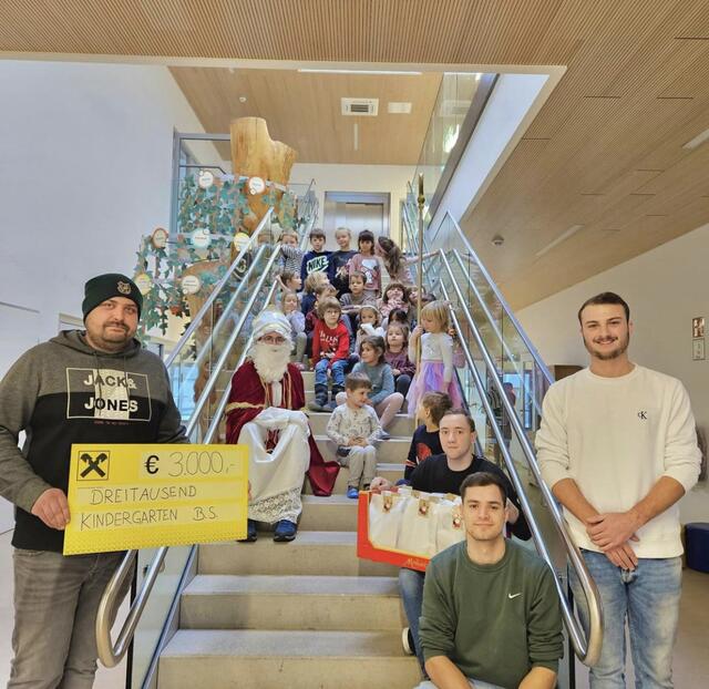 Strahlende Kinderaugen im Kindergarten Bad Sauerbrunn dank des Burschenvereins. | Foto: Burschenverein Bad Sauerbrunn