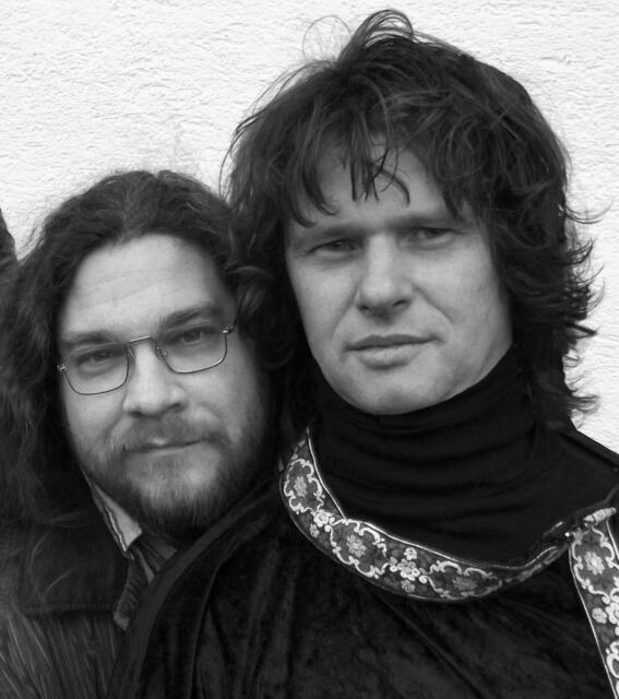 V.li.n.re.: Klaus Bergmaier vertritt seinen verstorbenen Bandkollegen Jason Boiler in der Ö1-Sendung zu Jim Morrisons 80. Geburtstag | Foto: The Doors Experience / Tihana Resch