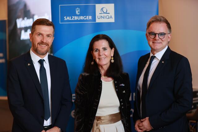 Führungswechsel in der Landesdirektion der UNIQA Salzburg. Josef Pöchtrager folgt auf Waltraud Rathgeb. | Foto: UNIQA Salzburg