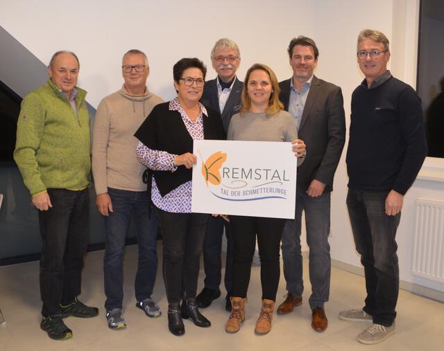 v.li.n.re.: Karl Gruber (Projektgruppe Tal der Schmetterlinge), Hannes Lethmayer (GGF Rohrendorf), Anna Kolar (GGF Senftenberg), Helmut Gattringer (GGF Senftenberg), Anna-Maria Winkler (GGF Gedersdorf), neuer Sprecher Christoph Kitzler (Vizebürgermeister Droß), Josef Stradinger (Vizebürgermeister Stratzing) | Foto: noe regional