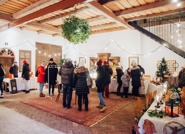 Weihnachtsmarkt im Weingut Regner.  | Foto: Regina Courtier