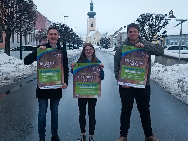 Obmann Florian Brunner, Leiterin Bianca Danzinger und Schriftführer Reinhard Habisohn (v.l.) laden ein. | Foto: LJ
